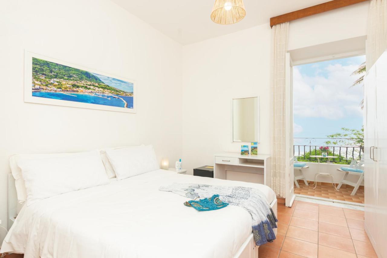 Villa Bina Sea Hotel Sant'Angelo  Exteriör bild